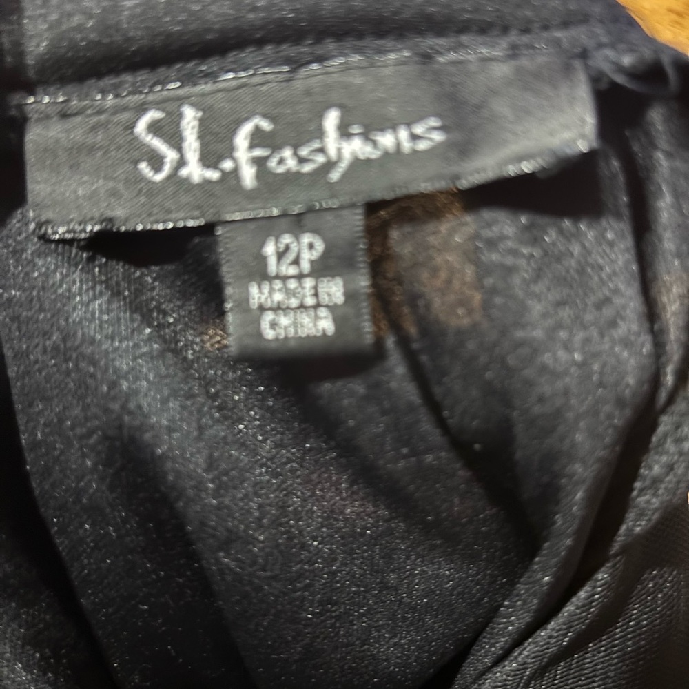 S.L. Fashions Dress - Picture 9 of 11